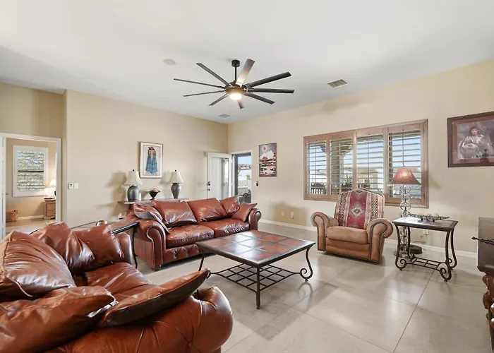 Holiday home Alanamari Desert Estate, Pool, Spa, Casita-2 Homes In One! *