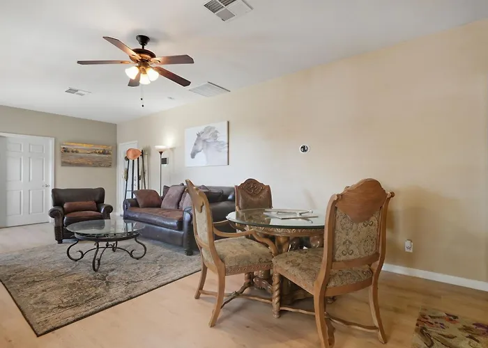 Holiday home Alanamari Desert Estate, Pool, Spa, Casita-2 Homes In One!