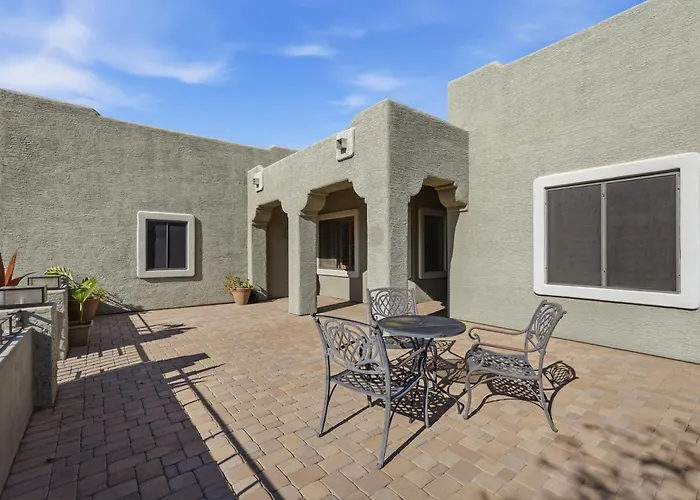 Holiday home Alanamari Desert Estate, Pool, Spa, Casita-2 Homes In One!