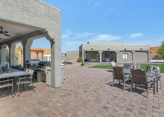 Alanamari Desert Estate, Pool, Spa, Casita-2 Homes In One! Holiday home
