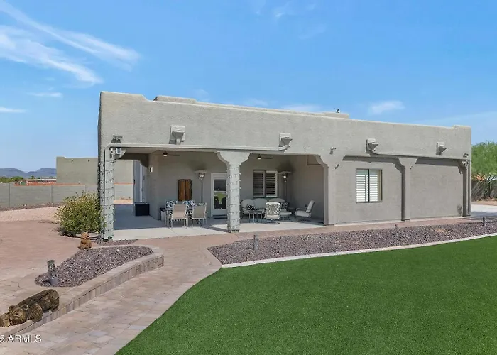 Alanamari Desert Estate, Pool, Spa, Casita-2 Homes In One! *